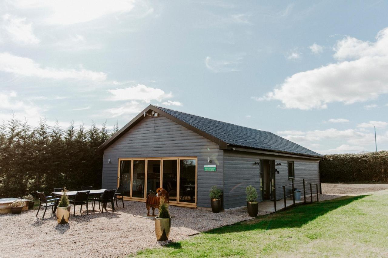 King Richard'S Luxury Lodge - Sleeps Up To 8 ,Dog Friendly ,Near Sherwood Forest At Fairview Farm In Nottingham Set In 88 Acres And Great For Groups,Family Gatherings,Corporate Events Luaran gambar