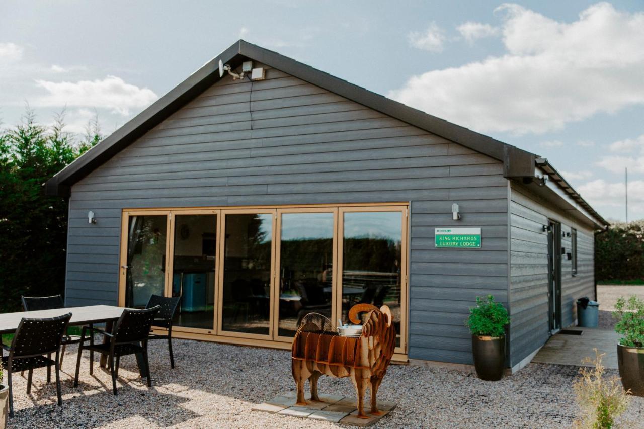 King Richard'S Luxury Lodge - Sleeps Up To 8 ,Dog Friendly ,Near Sherwood Forest At Fairview Farm In Nottingham Set In 88 Acres And Great For Groups,Family Gatherings,Corporate Events Luaran gambar