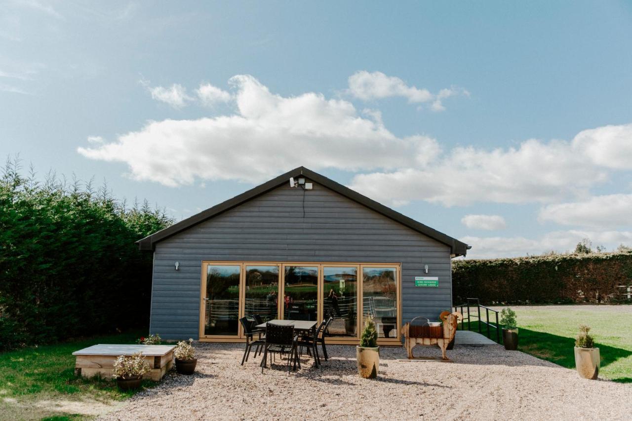 King Richard'S Luxury Lodge - Sleeps Up To 8 ,Dog Friendly ,Near Sherwood Forest At Fairview Farm In Nottingham Set In 88 Acres And Great For Groups,Family Gatherings,Corporate Events Luaran gambar