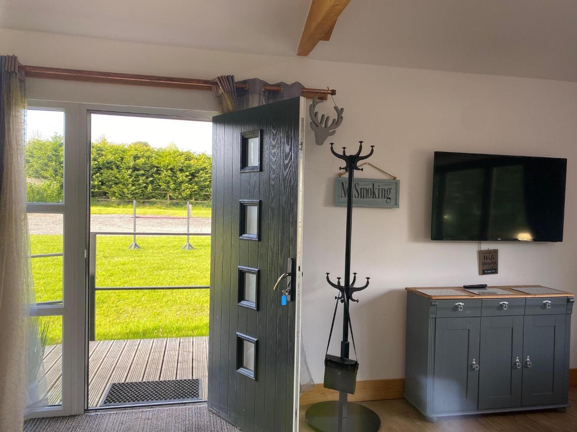 King Richard'S Luxury Lodge - Sleeps Up To 8 ,Dog Friendly ,Near Sherwood Forest At Fairview Farm In Nottingham Set In 88 Acres And Great For Groups,Family Gatherings,Corporate Events Luaran gambar