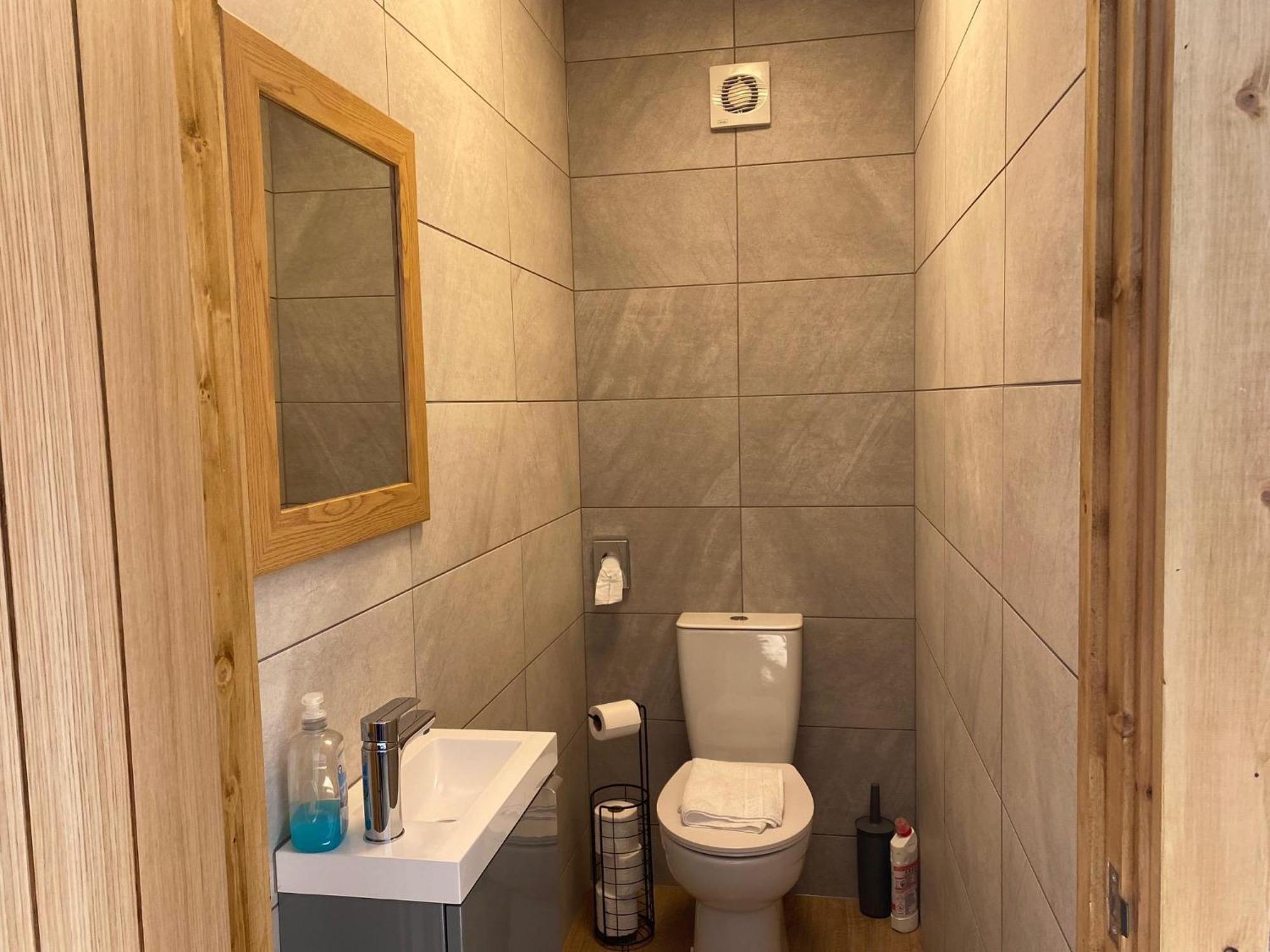 King Richard'S Luxury Lodge - Sleeps Up To 8 ,Dog Friendly ,Near Sherwood Forest At Fairview Farm In Nottingham Set In 88 Acres And Great For Groups,Family Gatherings,Corporate Events Luaran gambar