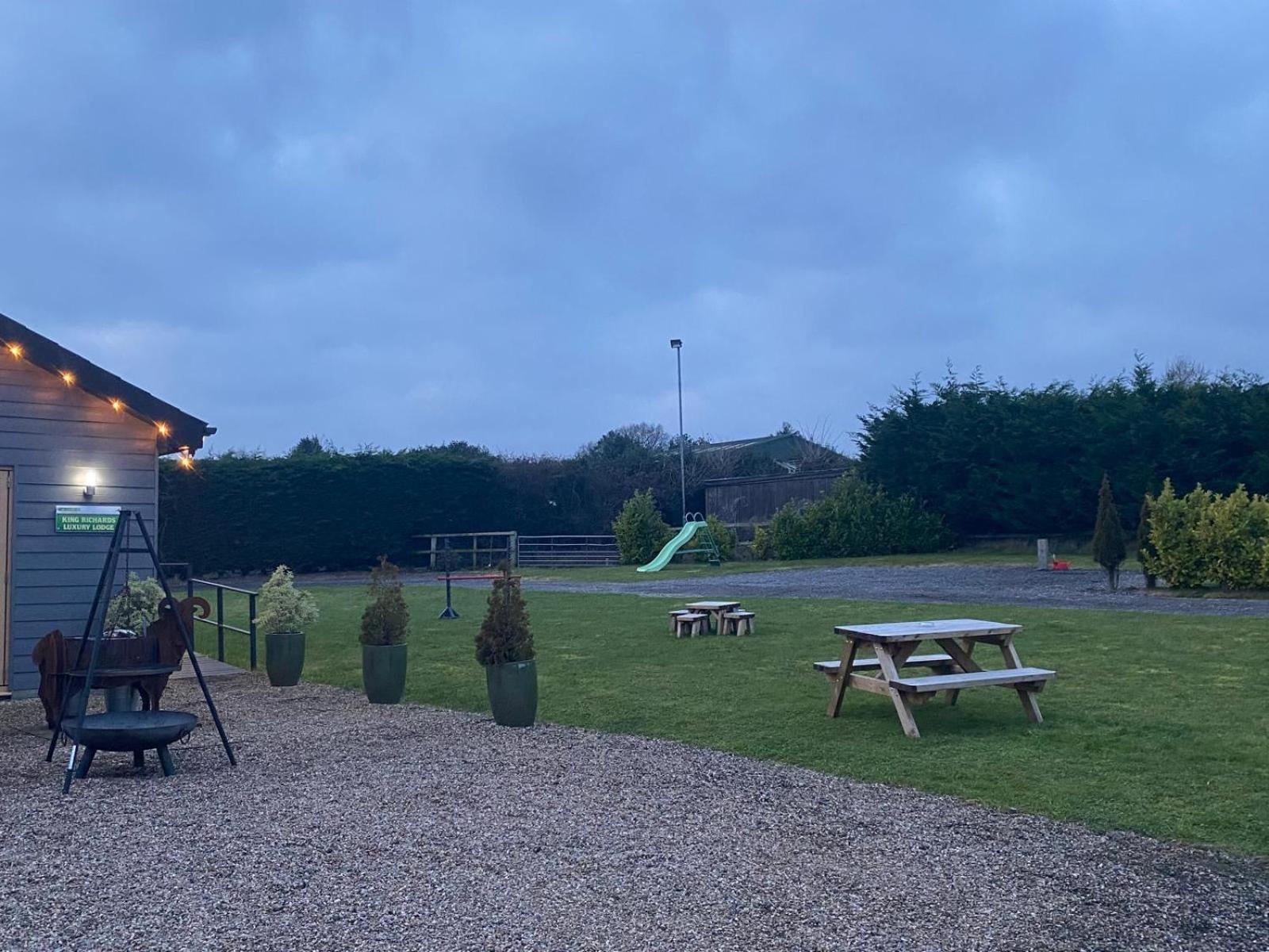 King Richard'S Luxury Lodge - Sleeps Up To 8 ,Dog Friendly ,Near Sherwood Forest At Fairview Farm In Nottingham Set In 88 Acres And Great For Groups,Family Gatherings,Corporate Events Luaran gambar